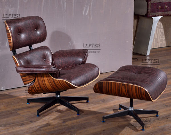 Classic Vintage Leather Lounge Chair with Ottoman